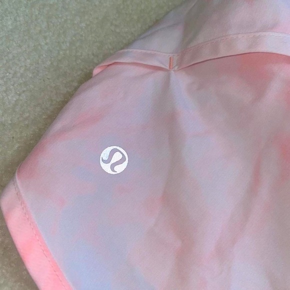 Lululemon Speed Shorts in Spray Dye Barely Pink Bleached Coral Size 8 - Picture 3 of 6